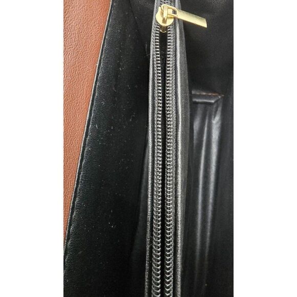 Chic Black & White Checkered Crossbody Bag With Gold Chain & Geometric Clasp - Picture 7 of 7